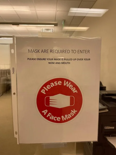 Augusta Usa Richmond County Courthouse Interior Face Mask Required Sign — Stock Photo, Image