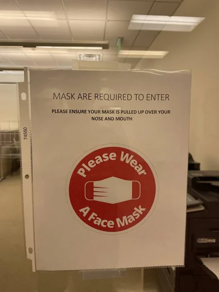 Augusta Usa Richmond County Courthouse Interior Face Mask Required Sign — 스톡 사진