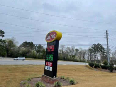 Grovetown, Ga USA - 03 09: 22: Columbia Road 'daki benzin fiyatları