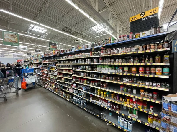 Grovetown, Ga USA - 11: 24: Walmart Şükran Günü müşterileri baharat bölümü ve insanlar