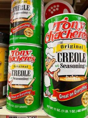Grovetown, Ga USA - 03 19 22: Perakende satış mağazası Tony Chacheres baharatlı Creaole