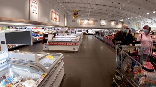 Augusta, Ga USA - 02: 20 22: LIDL Perakende bakkal benzersiz alışveriş deneyimi