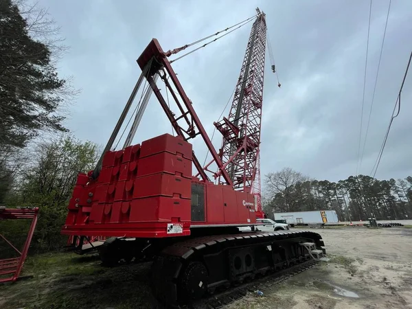 Augusta Usa Manitowoc Red Crane Bouw Scene Bewolkt Regenachtige Dag — Stockfoto