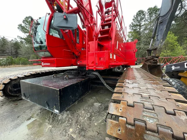 Augusta Usa Manitowoc Red Crane Construction Scene Cloudy Rainy Day — Stock Photo, Image