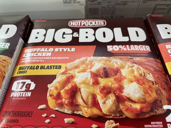 Grovetown, Ga USA - 03 19 22: Perakende satış mağazası Büyük Kalın Çuvallar