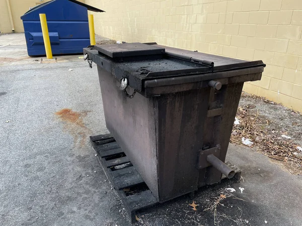 Burke County Usa Locked Solid Waste Trash Compactor Side View — стоковое фото