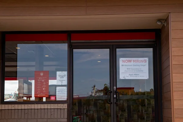 Augusta Usa Burger King Fast Food Restaurant Exterior Now Hiring — Zdjęcie stockowe