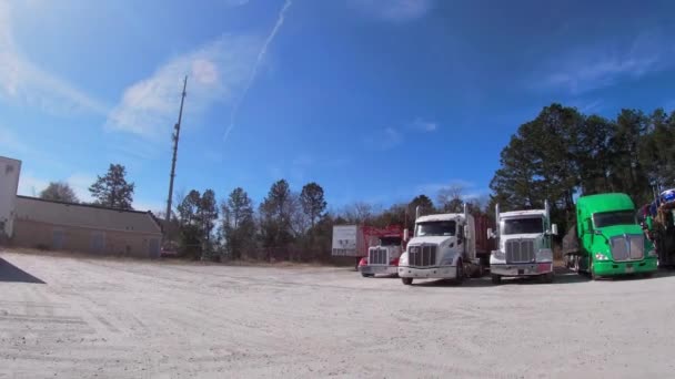 Augusta Usa Pan Semi Trucks Parked Truck Stop Parking Area — стокове відео