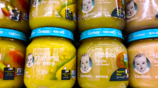 Grovetown Usa Βαζάκια Παιδικών Τροφών Από Γυάλα Γενετικώς Τροποποιημένης Ποικιλίας — Αρχείο Βίντεο