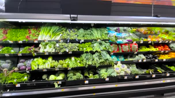 Grovetown Usa Walmart Supercenter Retail Store Produce Wet Green Wall — Wideo stockowe