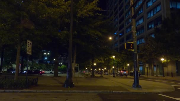 Atlanta Usa Downtown Atlanta Nachts Peachtree Straatverkeer Ondersteboven Snelheidsbord — Stockvideo