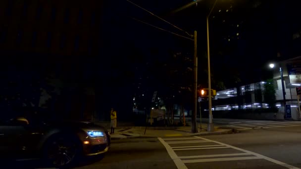 Atlanta Usa Innenstadt Von Atlanta Der Nacht Mann Mit Weißer — Stockvideo