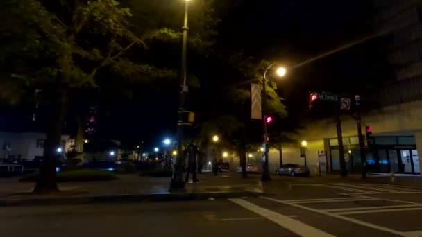 Atlanta Usa Downtown Atlanta Night People Walking Ted Turner Road — Stockvideo