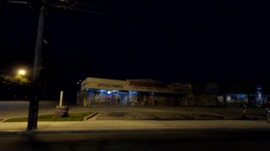 Atlanta, Ga USA - 07: 20 Gece yarısı Atlanta 'da perakende alışveriş merkezleri Eskimiş antika mağazalar