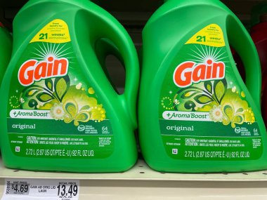 Grovetown, Ga USA - 05 10 22: Perakende Çamaşır deterjanı Kazanç ve Fiyat Etiketi