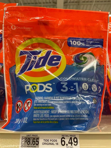 Grovetown, Ga USA - 05 10 22: Çamaşır deterjanı ve fiyat etiketleri