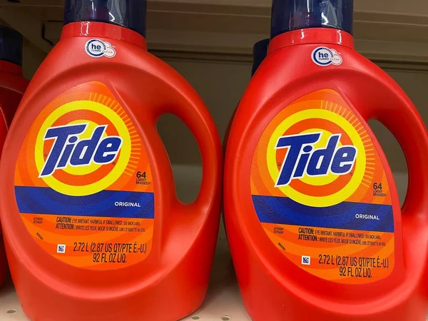 Grovetown, Ga USA - 05 10 22: Perakende çamaşır deterjanı