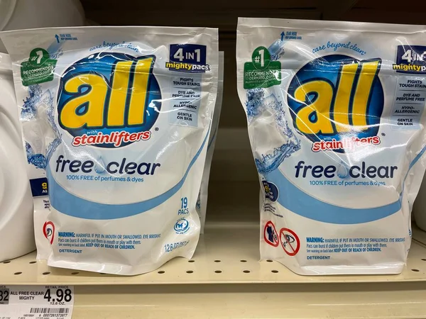 Grovetown, Ga USA - 05 10 22: Perakende deterjan Tüm kapsüller ve fiyatlar