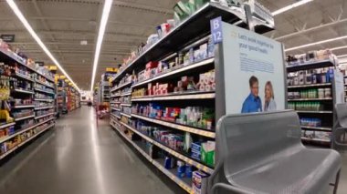 Grovetown, Ga USA - 05: 22: Walmart perakende satış mağazası pan eczane alanı