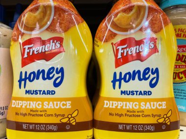 Grovetown, Ga USA - 05: 18 18 22: Perakende mağazası Fransız Bal Dijon hardalı