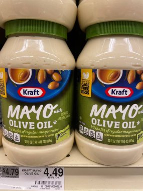 Grovetown, Ga USA - 05: 22 22: Raftaki zeytinyağlı mayonez Kraft perakendecisi