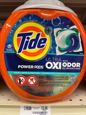Grovetown, Ga USA - 05: 22 22: Perakende mağazası rafı Tide çamaşır deterjanı Oxi Pods