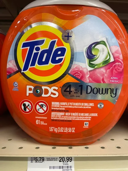 Grovetown Usa Estante Tienda Minorista Tide Detergente Para Ropa April — Foto de Stock