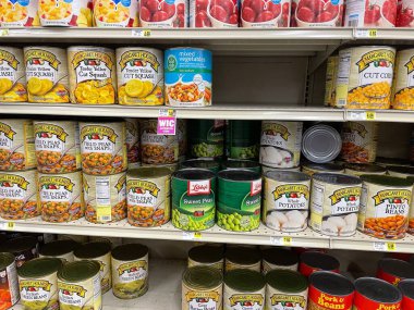 Hephzibah, Ga USA - 04: 30 30 22: IGA perakende marketi 10 kutu büyüklüğünde