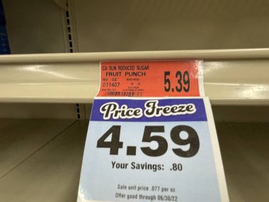 Hephzibah, Ga USA - 04: 30 30 IGA perakende satış mağazası çocuk meyve suyu fiyatı