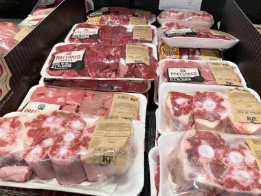 Hephzibah, Ga USA - 04: 30 30 22: IGA perakende market öküzleri