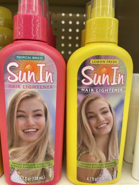 Grovetown, Ga USA - 05: 24 22: Perakende mağazası Sun in hair lightener