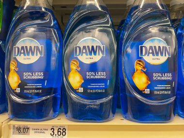 Grovetown, Ga USA - 05: 24 24 22: Perakende mağazası Şafak deterjanı büyük orjinal ve fiyat