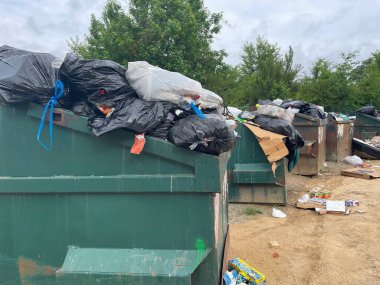 Burke County, Ga USA - 05: 26 22: Georgia kırsalındaki çöp yığını