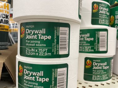 Waynesboro, Ga USA 05 26 22: Walmart perakende mağazası Alçıpan ortak bandı