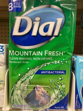 Grovetown, Ga USA - 05: 28 28 22: Perakende mağazası sabun barları Dağ Taze Taze Tazeliği Çevirin