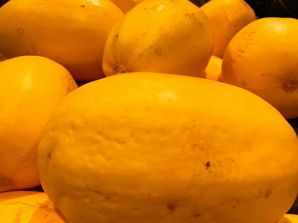 Grovetown Usa Einzelhandelsgeschäft Stellt Stapel Von Melonen Aus — Stockfoto