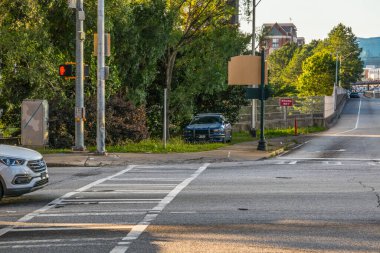 Atlanta, Ga USA - 05: 30 20: Georgia Eyalet Devriyesi polis arabası çevre yolunda saklanıyor