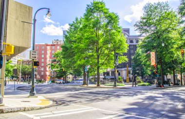 Atlanta, Ga USA - 05: 30 Atlanta Georgia şehir merkezinde bir şehir manzarası ve Andrew Young tüzüğü