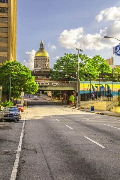 Atlanta Usa View Capitol Building Distant Street — Stock Photo, Image