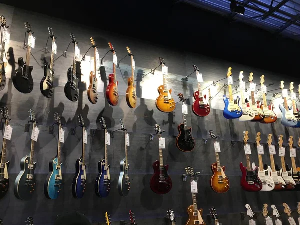 Augusta Usa Guitar Center Retail Store Augusta Wall Guitars 2020 — Stock Photo, Image