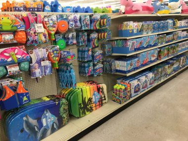 Stone Mountain, Ga USA - 03 25: 20: Big Lots plaj oyuncakları bölümü