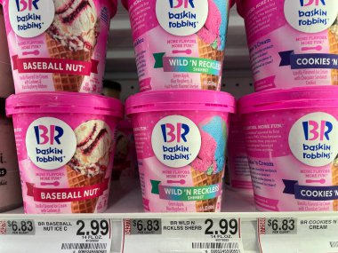 Grovetown, Ga USA - 05: 28 28 22: Dondurmacı Baskin Robbins çeşidi ve fiyatı