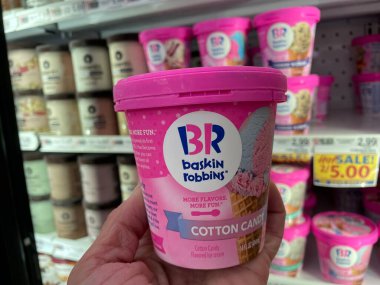 Grovetown, Ga USA - 05: 28 28 22: Dondurmacı Baskin Robbins pamuk şeker