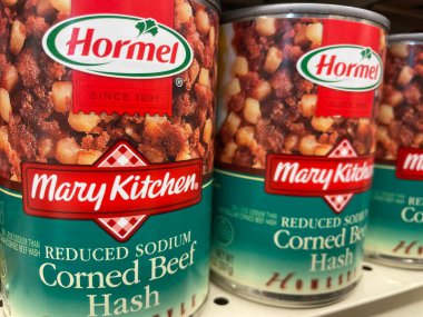 Grovetown, Ga USA - 05: 28 28 22: Konserve satılan Hormel haşhaşı