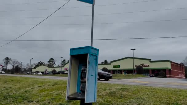 Augusta Usa Old Vintage Coin Blue Payphone Booth Cloudy Day — Vídeo de Stock