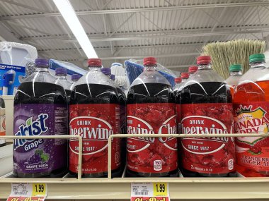 Hephzibah, Ga USA - 06 06 06 22: KJs IGA perakende satış mağazası Cheerwine 2 litre