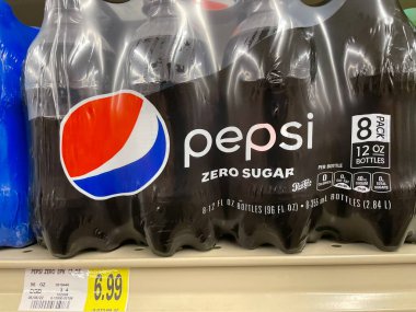 Hephzibah, Ga USA - 06 06 06 06 22: KJs IGA perakende market Pepsi 0-8 paketi ve fiyatı