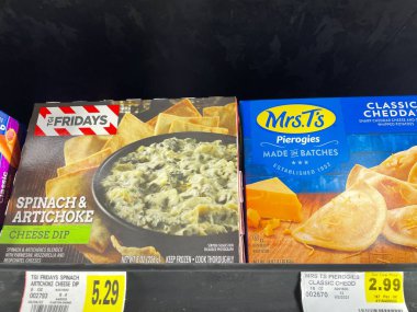 Hephzibah, Ga USA - 06 06 06 22: KJs IGA Market Bayan Ts Pierogies