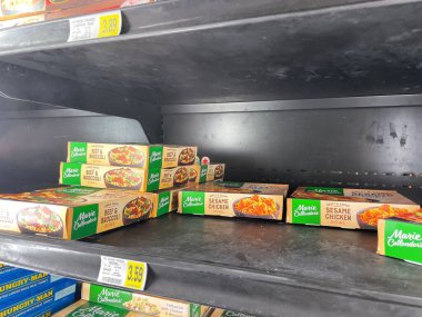 Hephzibah, Ga USA - 06 06 06 06 22: KJs IGA Bakkal Perakende satış mağazası Donmuş gıda Sağlıklı Seçenekler yemekleri kapanıyor
