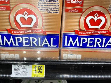 Hephzibah, Ga USA - 06 16-22: KJs IGA perakende satış mağazası tereyağı fiyatları Imperial